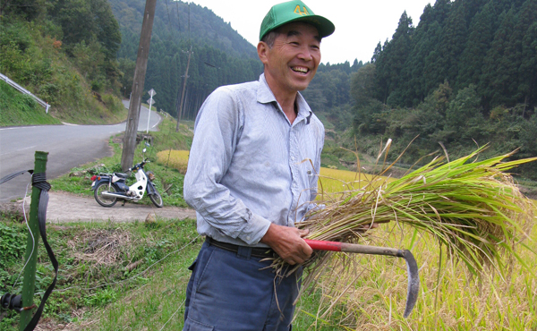 <span>JAS有機認証 土のめぐみ米</span>教科書にも掲載された無農薬栽培歴35年以上の湧水米
